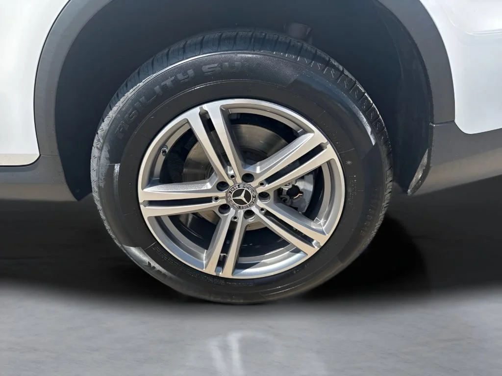 Used 2022  Mercedes-Benz GLC 300 image 34