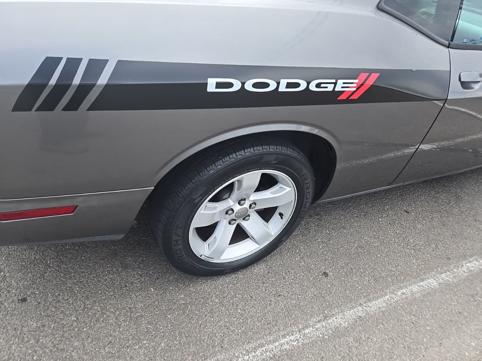 Used 2012 Tungsten Metallic Dodge SXT image 10