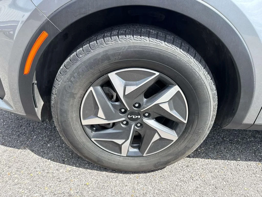Used 2022 Gray Kia S image 4