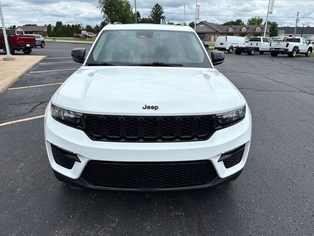 Used 2023 White Jeep Limited image 11