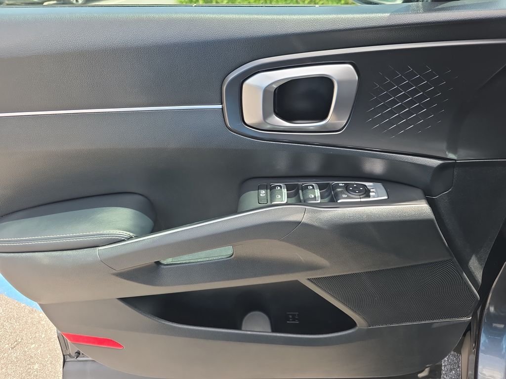 2021 Kia Sorento S - Photo 17