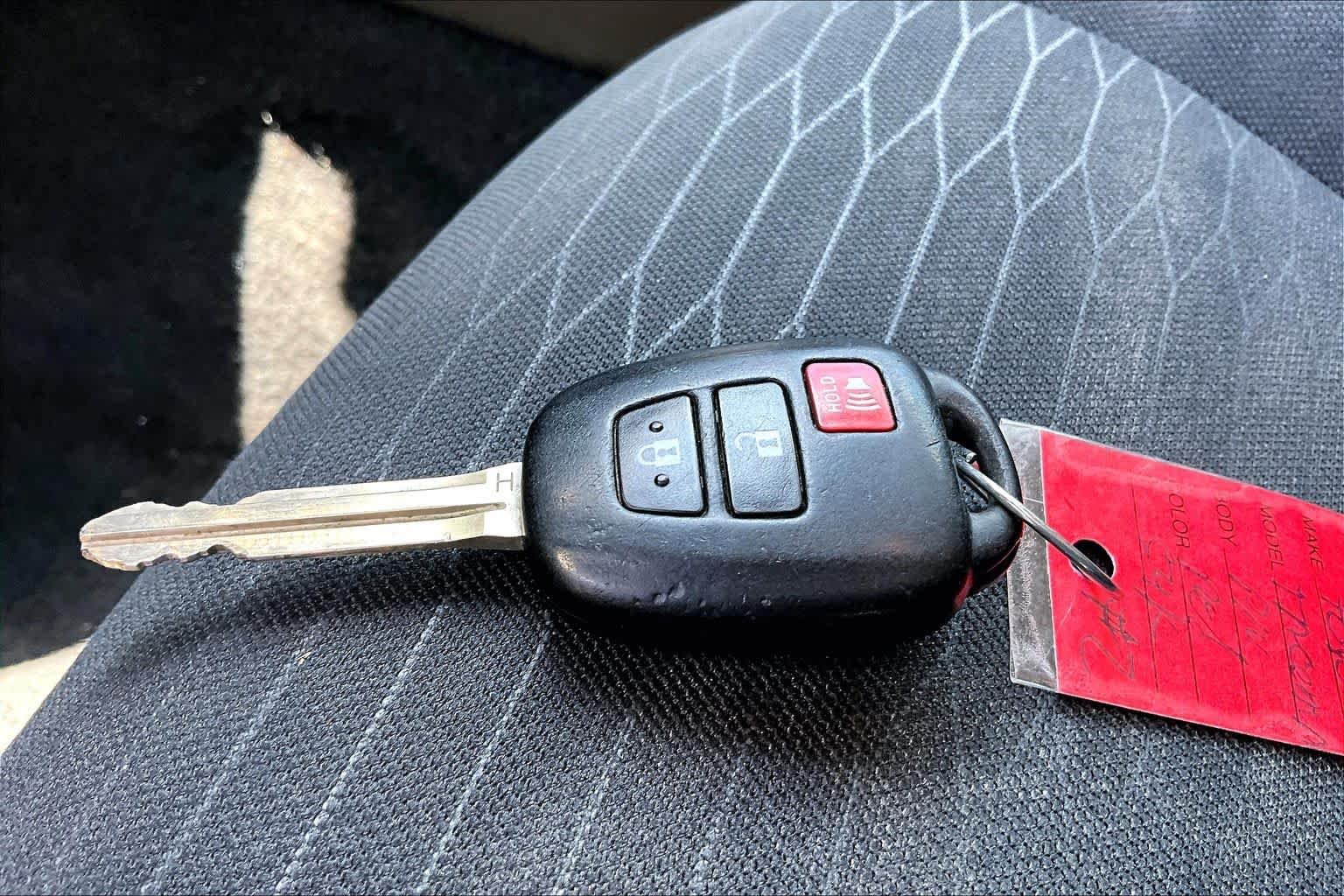 Used 2016 Barcelona Red Metallic Toyota SR5 image 15