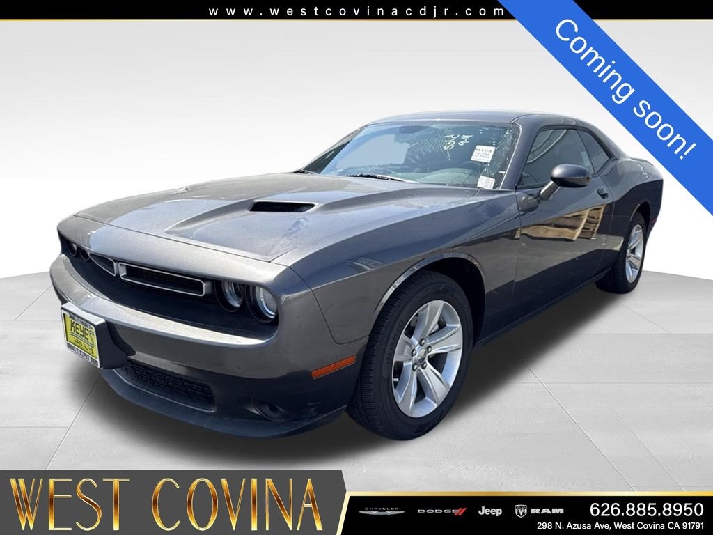 Used 2023 Gray Dodge SXT image 3