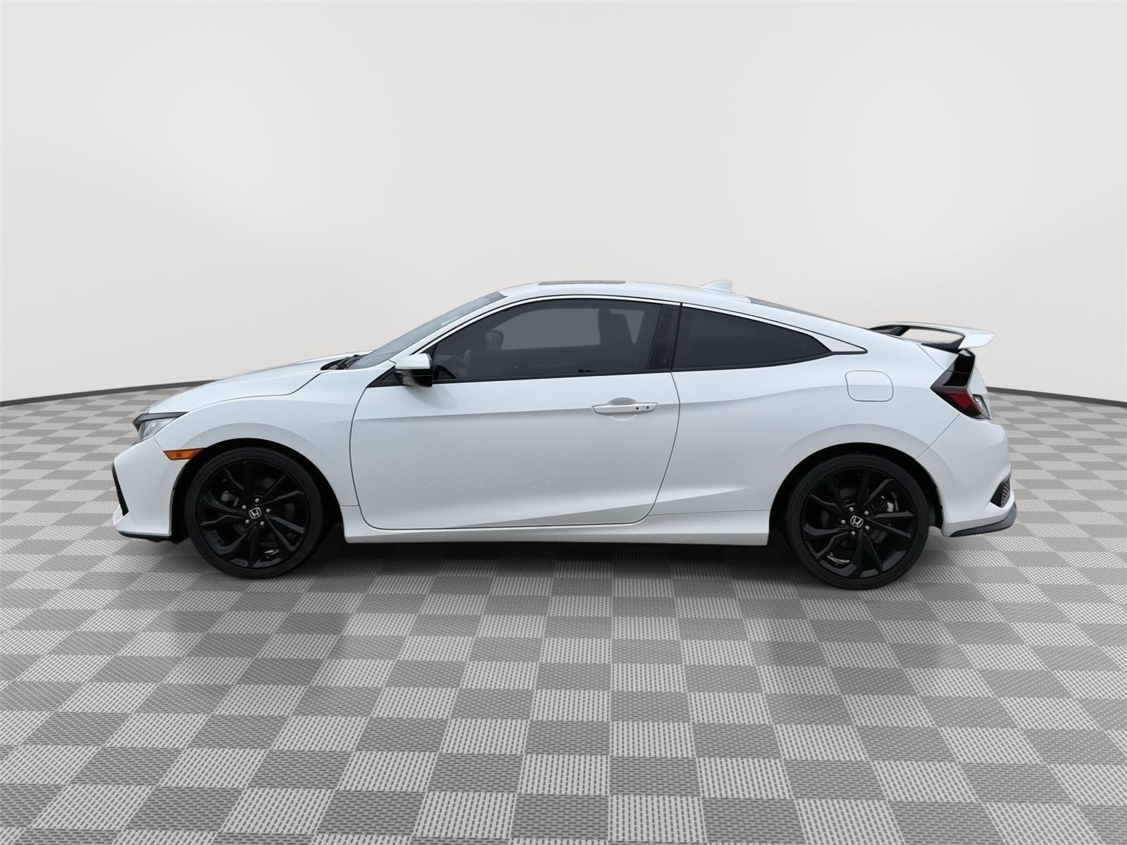 Used 2019 Platinum White Pearl Honda Si w/Summer Tires image 4