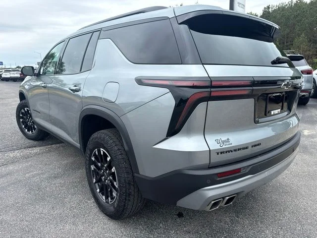 Used 2024 Gray Chevrolet Z71 image 8