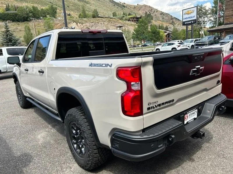 2026 Chevrolet Silverado 1500 ZR2 - Photo 8