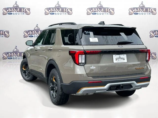 New 2026 Gray Ford Tremor image 4