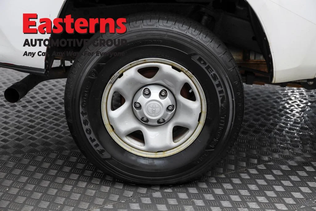 Used 2019 White Toyota SR image 27
