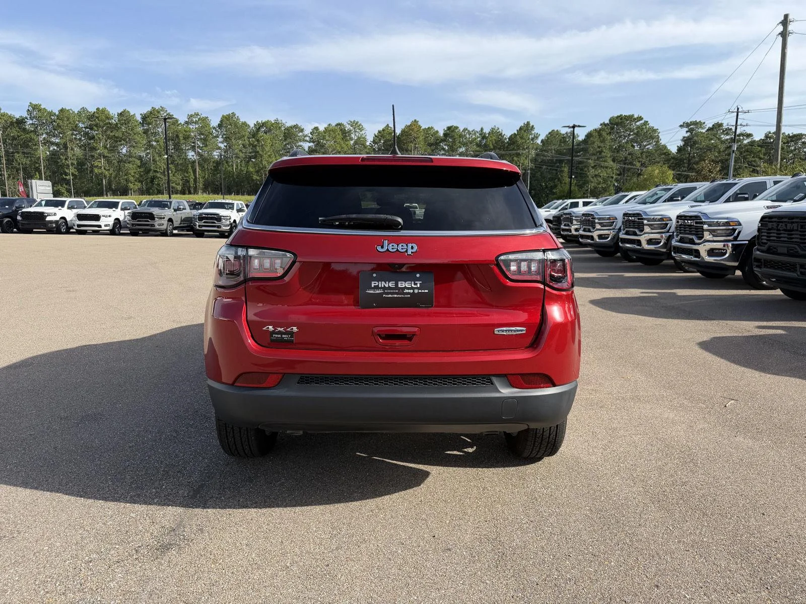 Used 2025 Red Hot Pearlcoat Jeep Latitude image 5