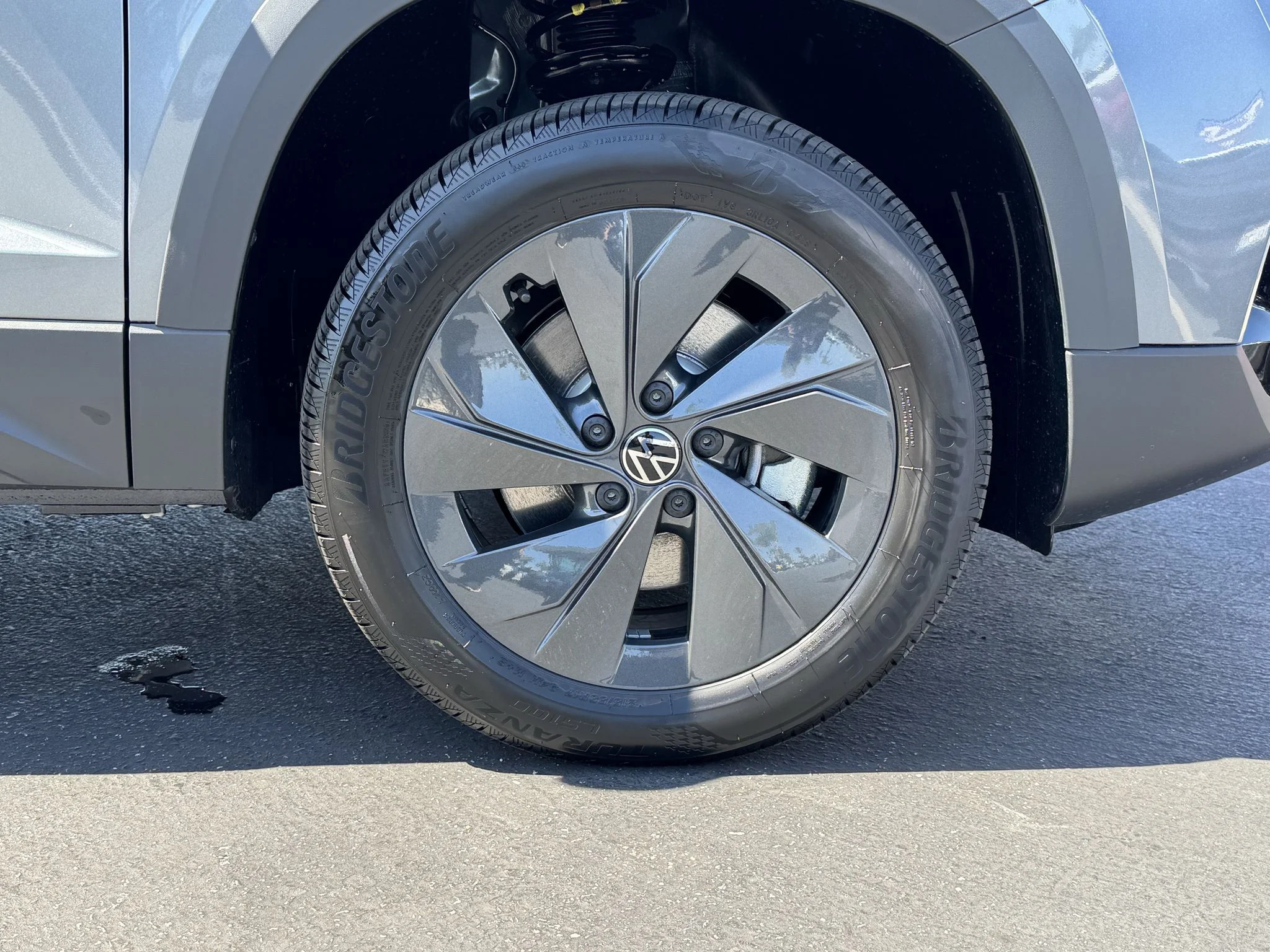 New 2026 Platinum Gray Metallic Volkswagen S image 10