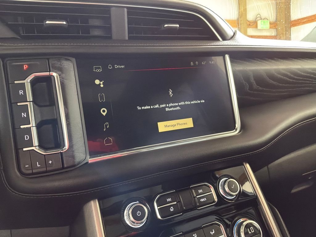 Used 2024 White GMC Denali image 29
