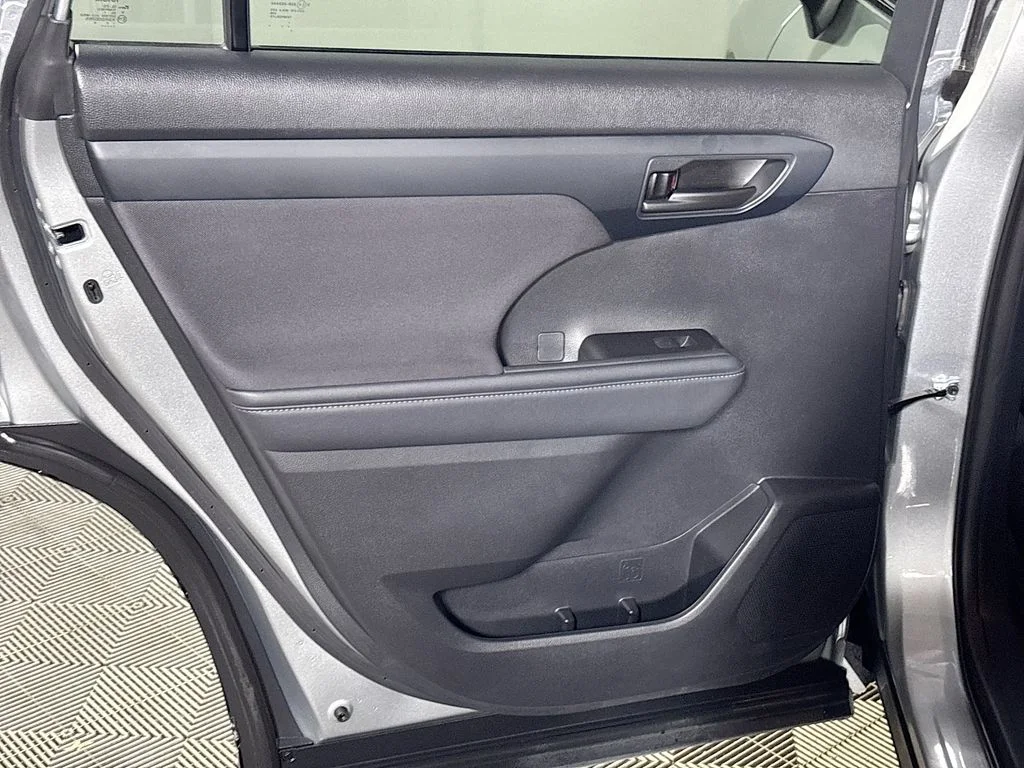 Used 2022 Silver Toyota L image 18
