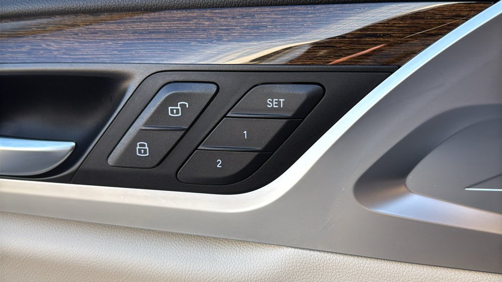Used 2020 Alpine White BMW xDrive30i image 21