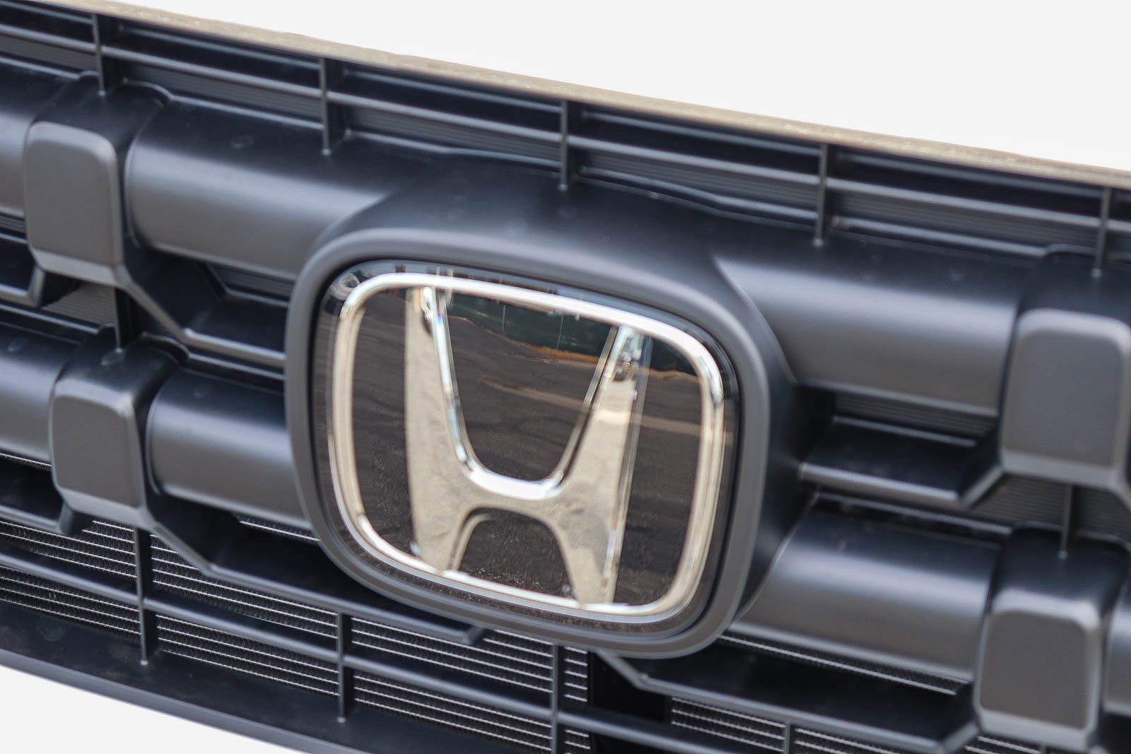 New 2026 Platinum White Pearl Honda RTL AWD image 4