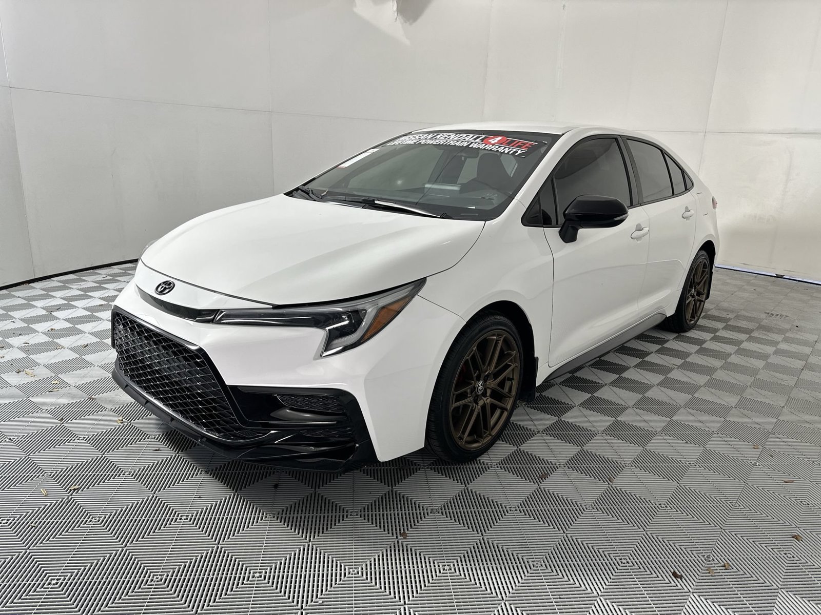 Used 2024 White Toyota SE Nightshade image 4