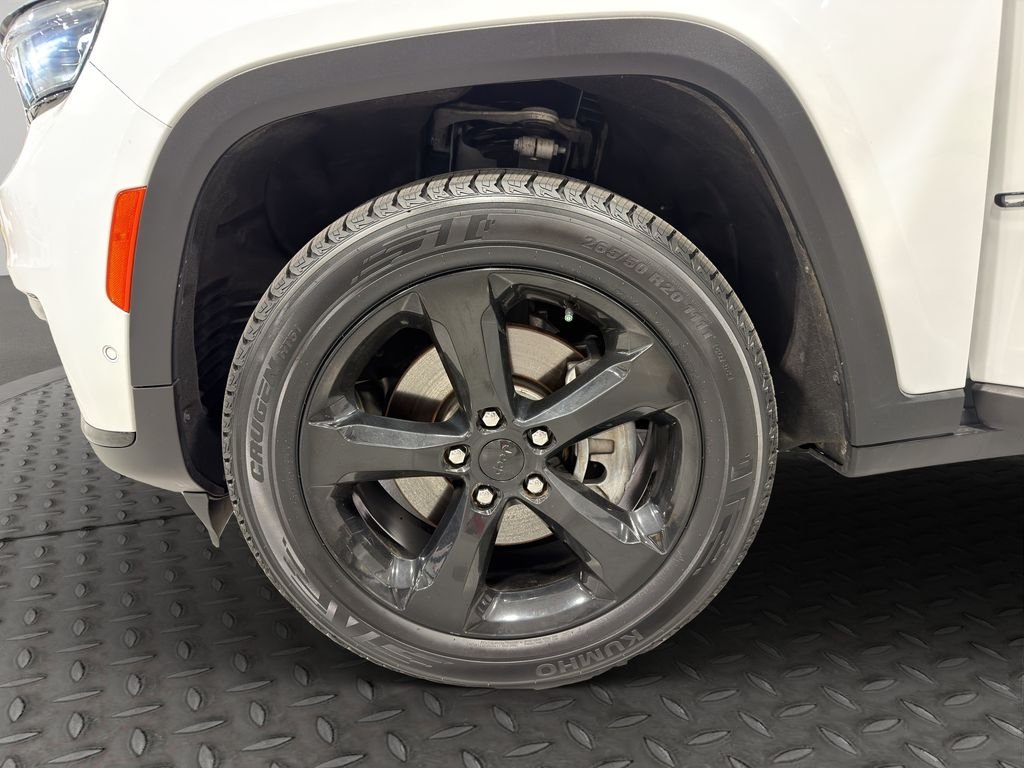 Used 2023 Bright White Clearcoat Jeep Limited image 15