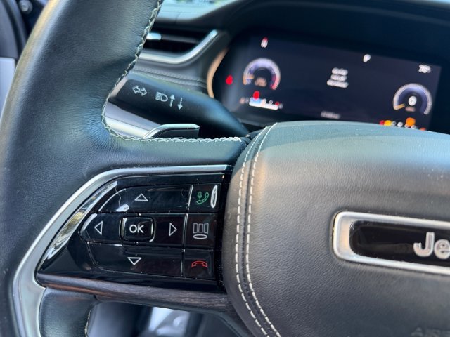 Used 2021 Diamond Black Crystal Pearlcoat Jeep Overland image 11