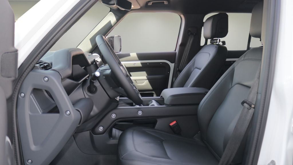 New 2026 Fuji White LAND ROVER X-Dynamic SE image 11