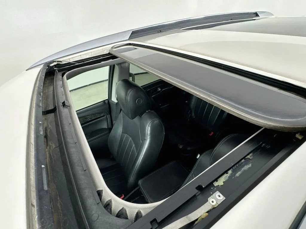 Used 2013 White Diamond Clearcoat Buick Premium Group image 26