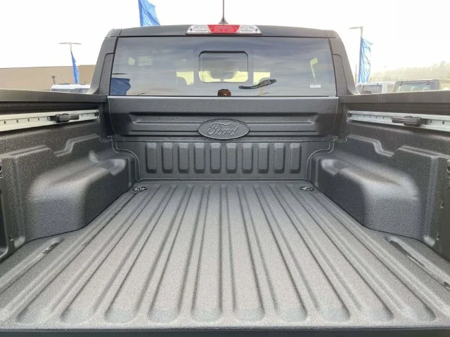 New 2026 Carbonized Gray Metallic Ford Lobo High image 8