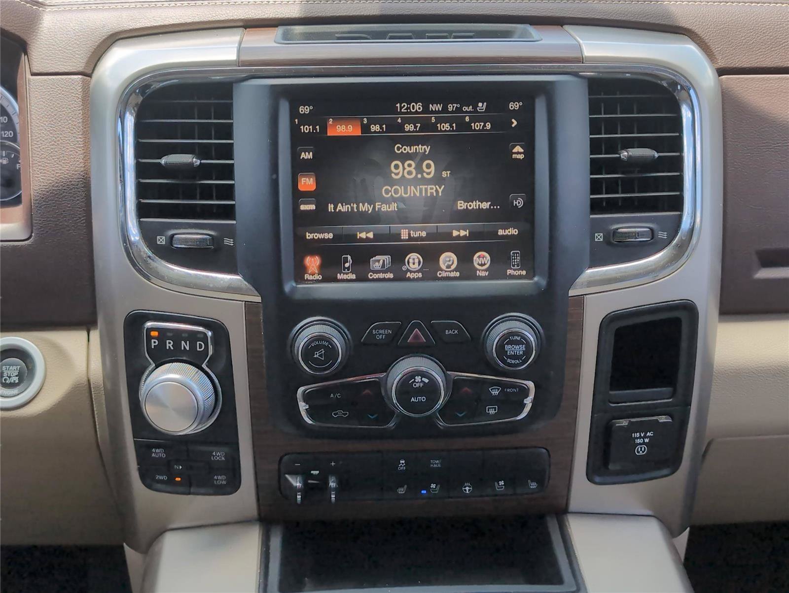 Used 2015 Bright White Clearcoat Ram Laramie image 19