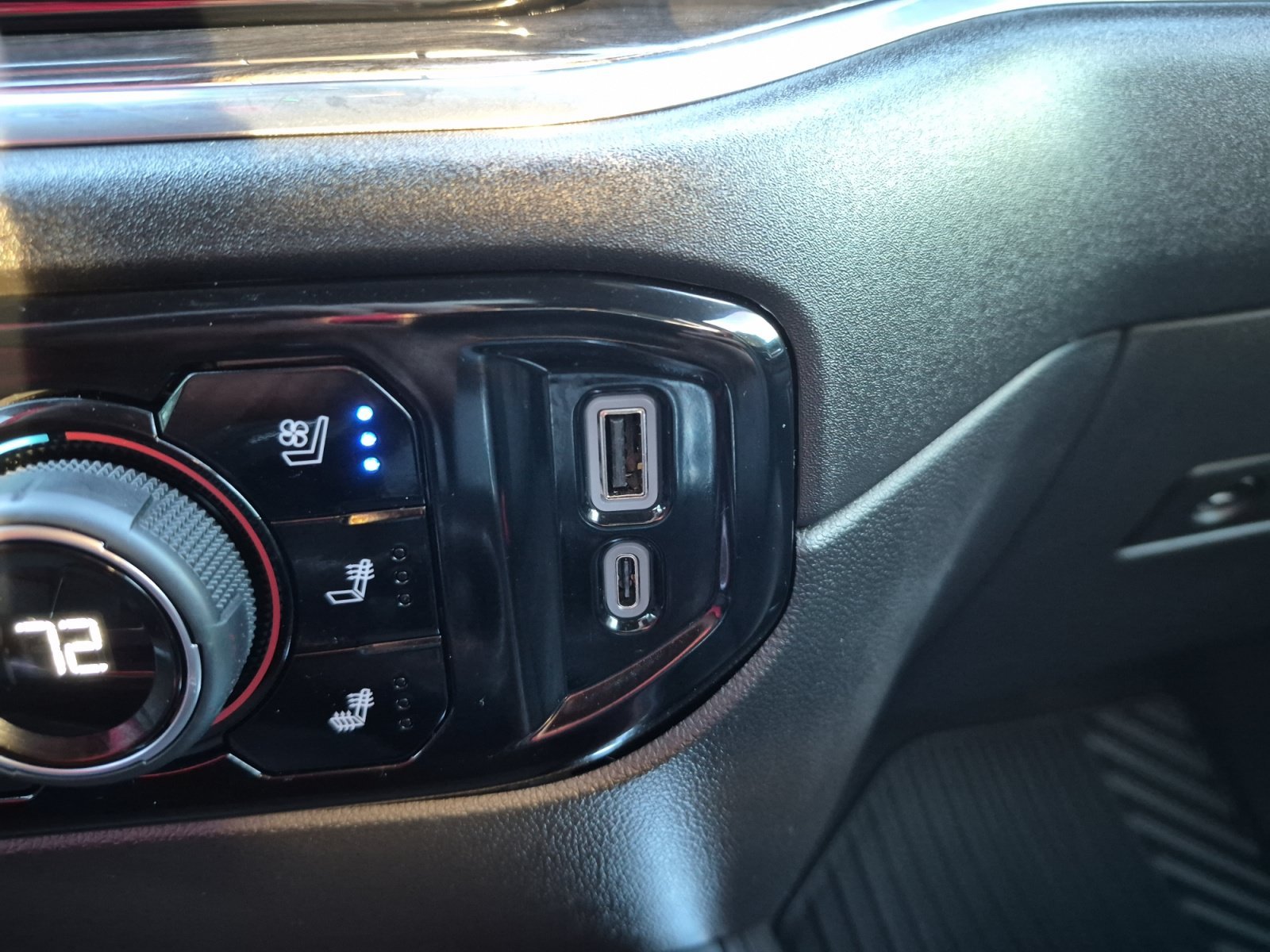 Used 2025 Sterling Gray Metallic Chevrolet LTZ image 21