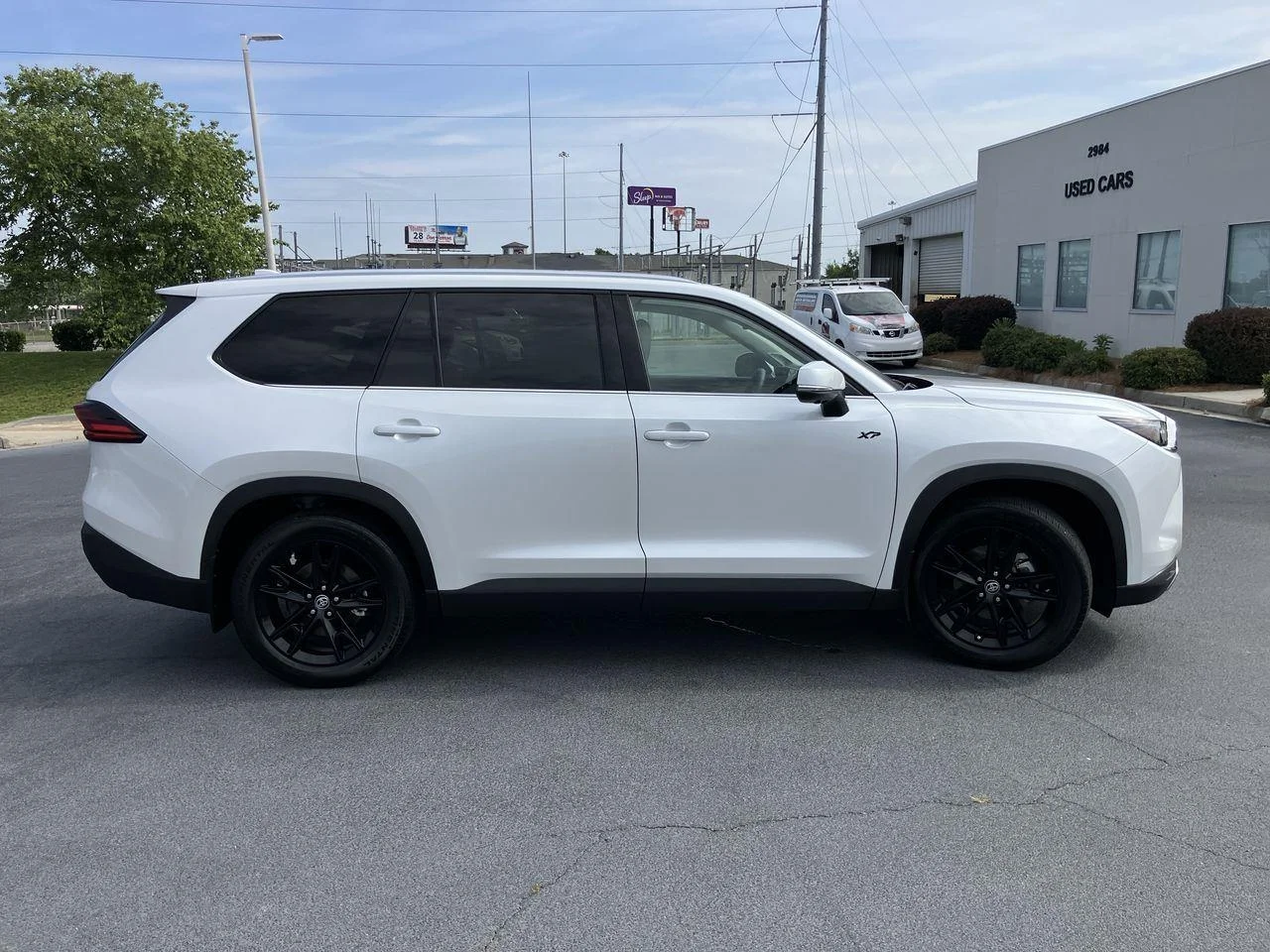 Certified Used 2025 White (Wind Chill Pearl) Toyota Limited image 6