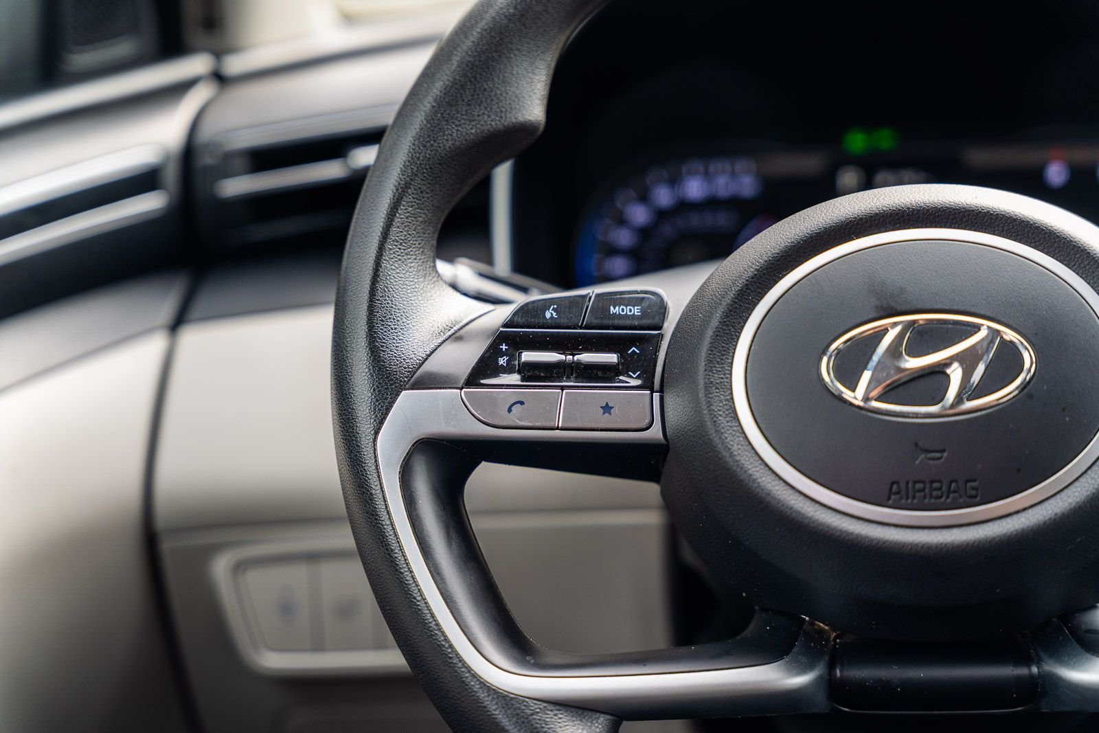 Used 2024 White Hyundai SEL image 24