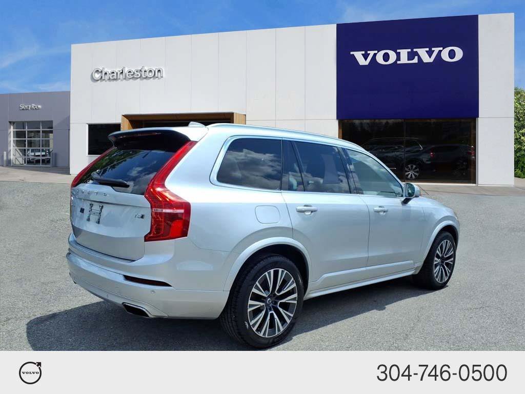 Used 2021 Bright Silver Metallic Volvo Momentum image 3