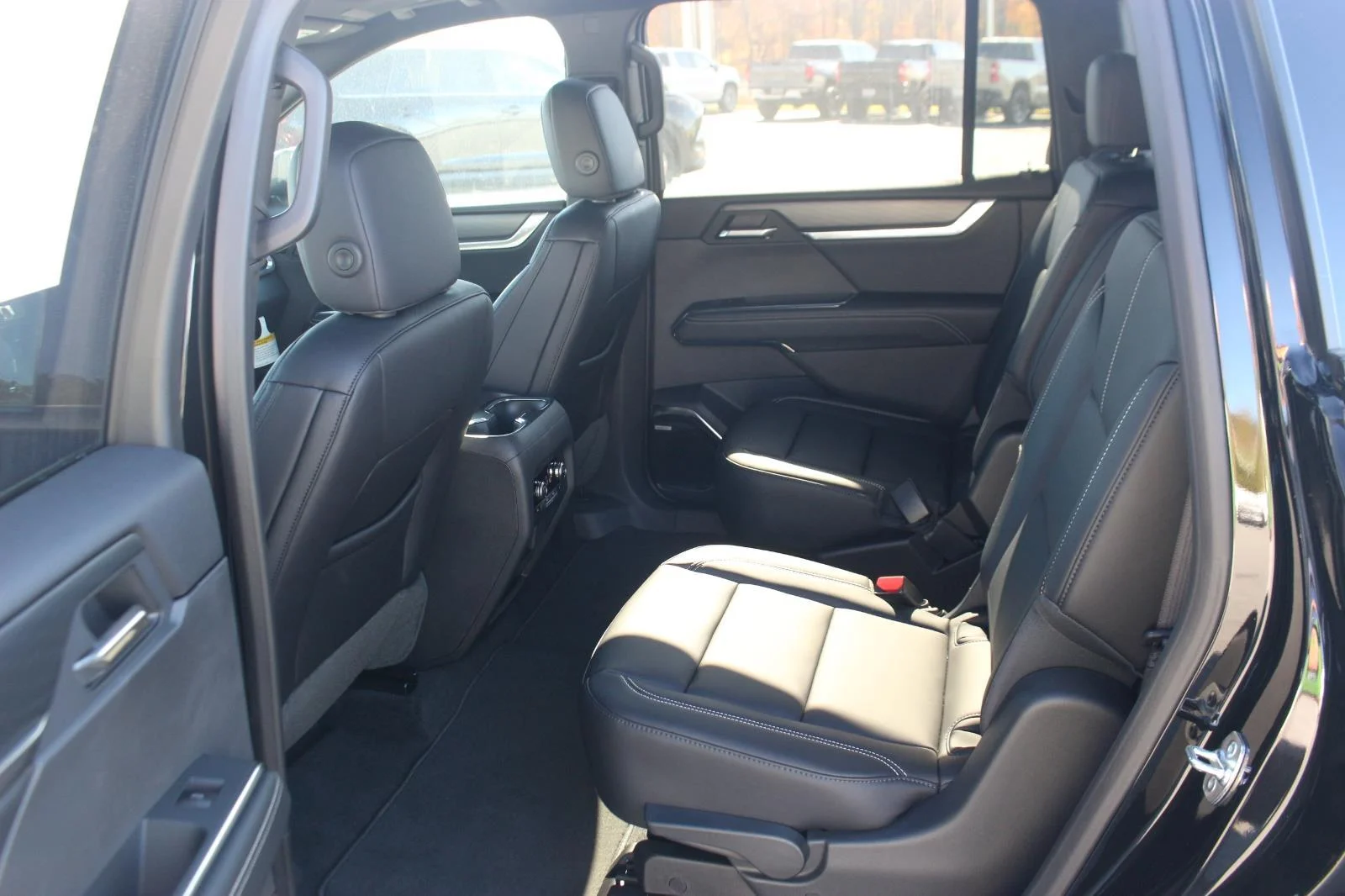 New 2025 Ebony Twilight Metallic GMC Elevation image 12