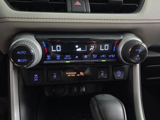 Used 2022 Midnight Black Metallic Toyota XLE image 19