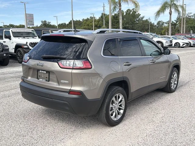 Used 2021 Beige Jeep Latitude Plus image 4