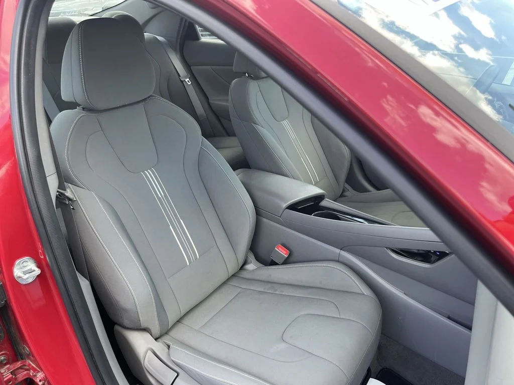 Used 2023 Red Hyundai Blue image 30