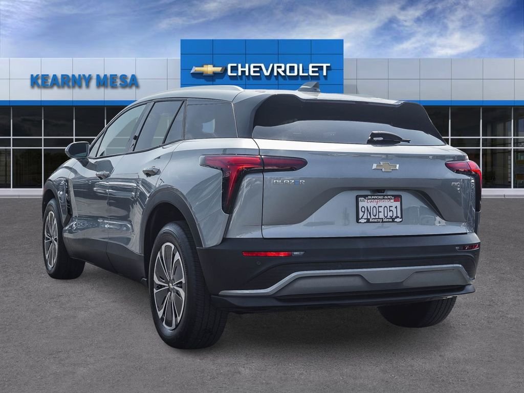 Used 2024 Gray Chevrolet LT image 4