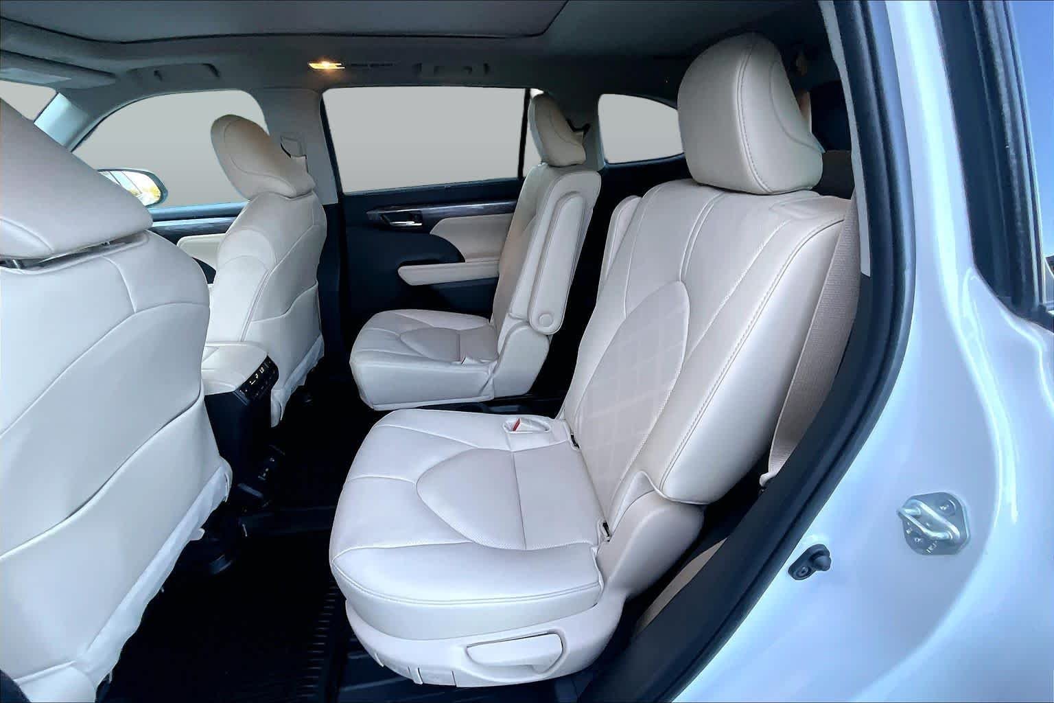 Used 2024 Wind Chill Pearl Toyota Platinum image 19