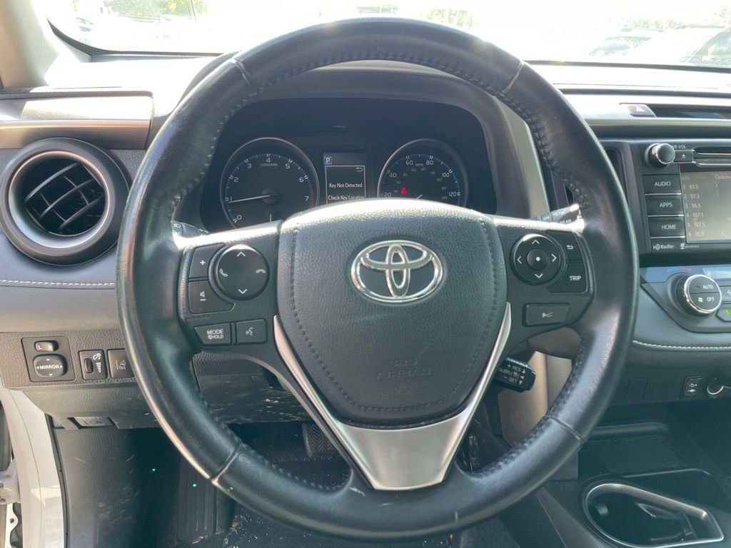 Used 2018 White Toyota XLE image 12