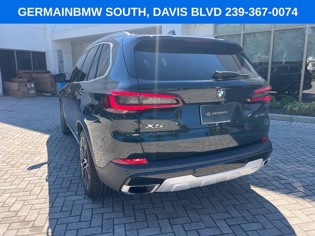 Used 2021 Black Sapphire Metallic BMW sDrive40i image 11
