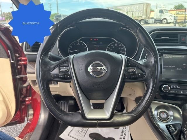 Used 2016 Red Nissan Platinum image 14