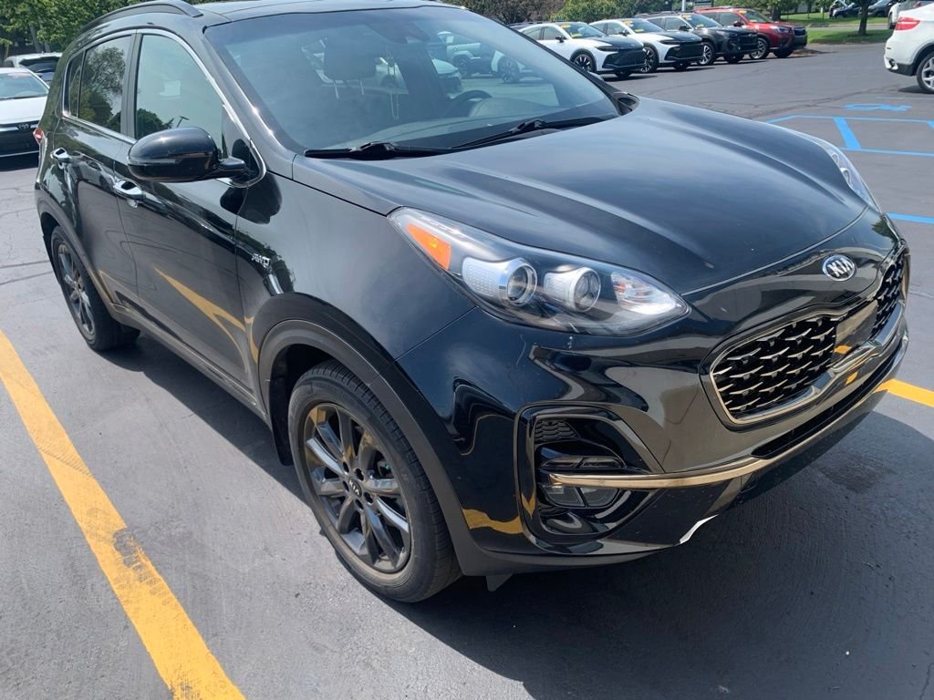 Used 2020 Red Kia S image 2