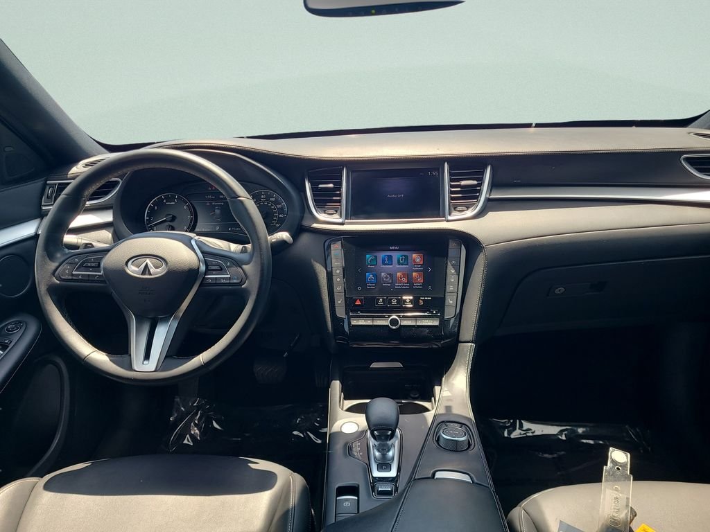 Used 2021 Black INFINITI LUXE image 11