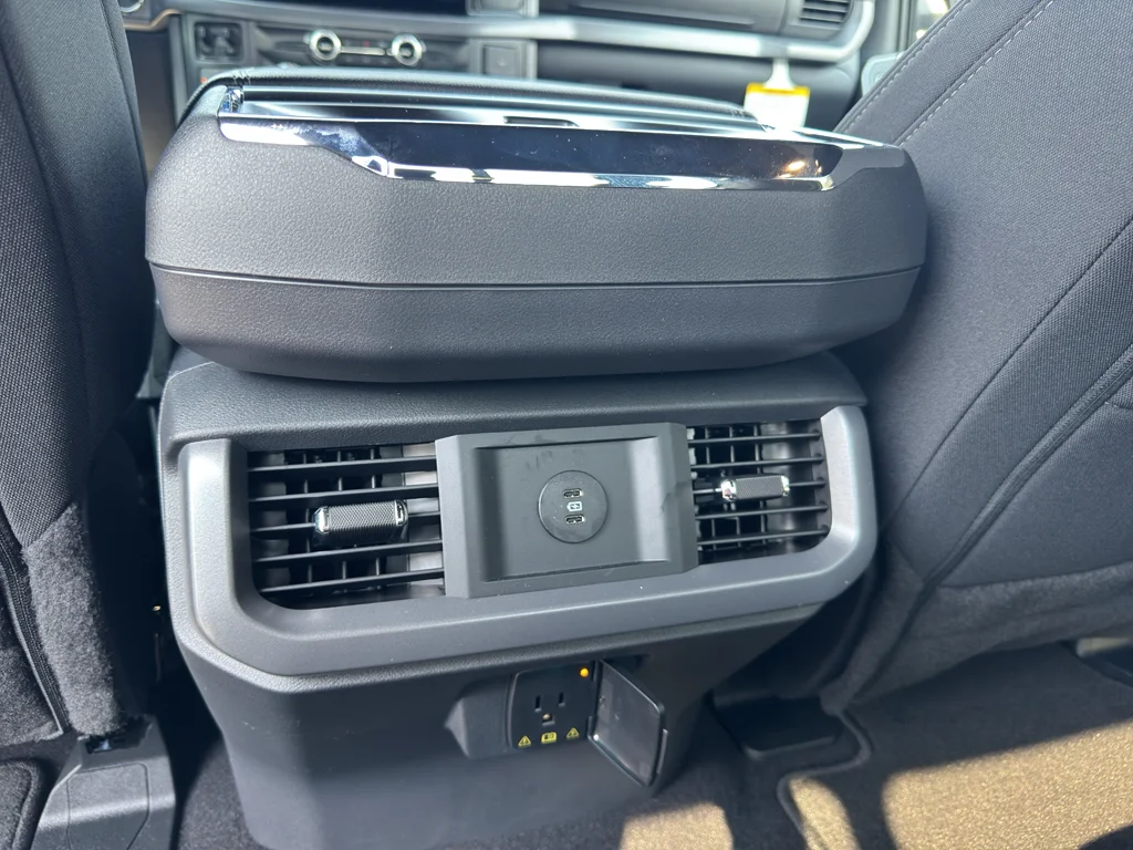 New 2026 Carbonized Gray Metallic Ford XLT image 11