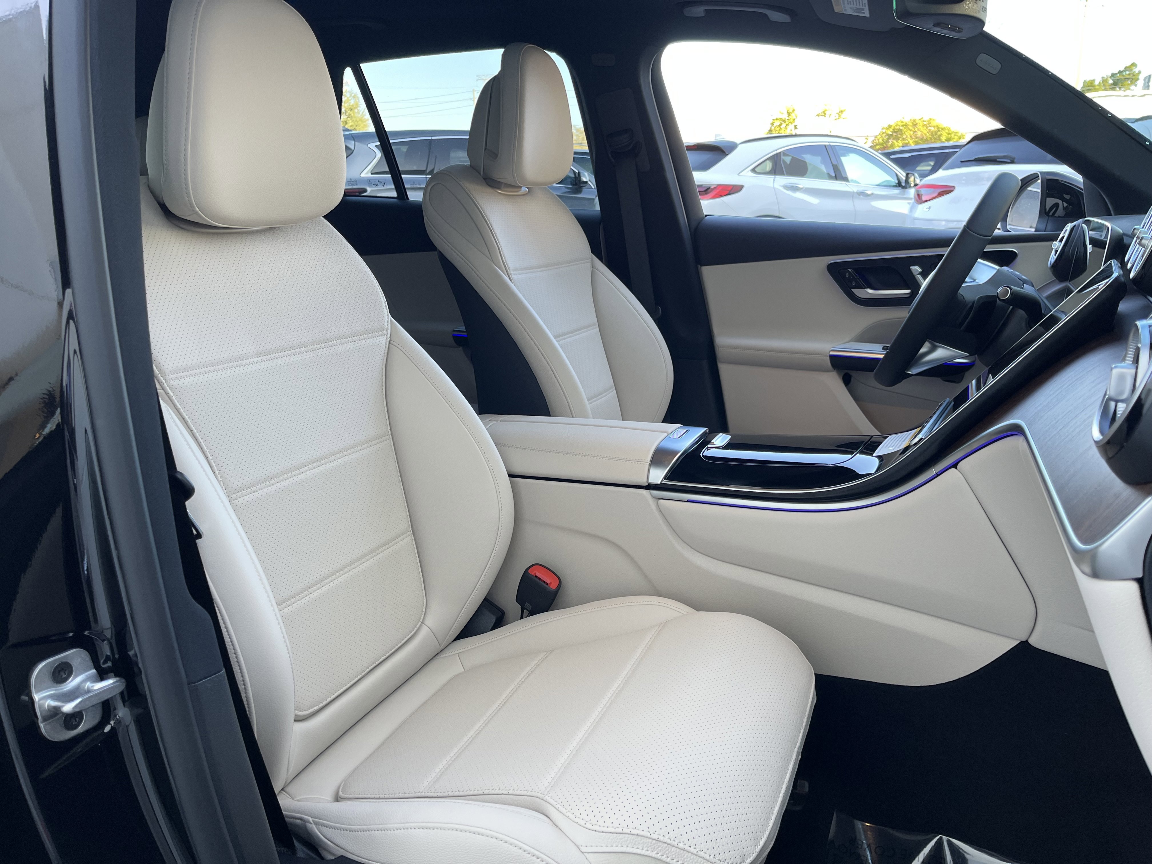 New 2026 Obsidian Black Metallic Mercedes-Benz GLC 300 image 51