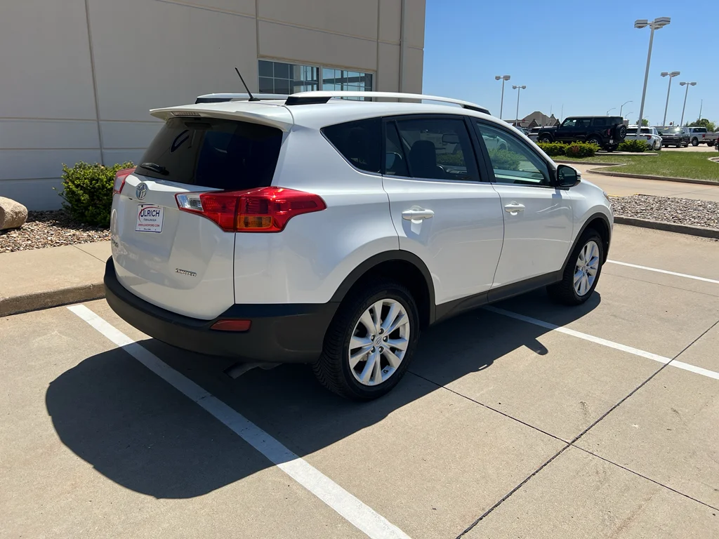 Used 2013 Blizzard Pearl Toyota Limited image 10