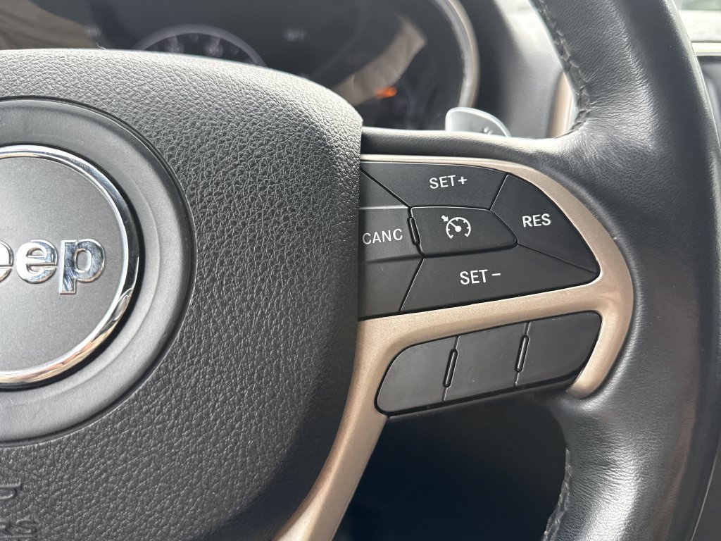 Used 2015 White Jeep Limited image 24