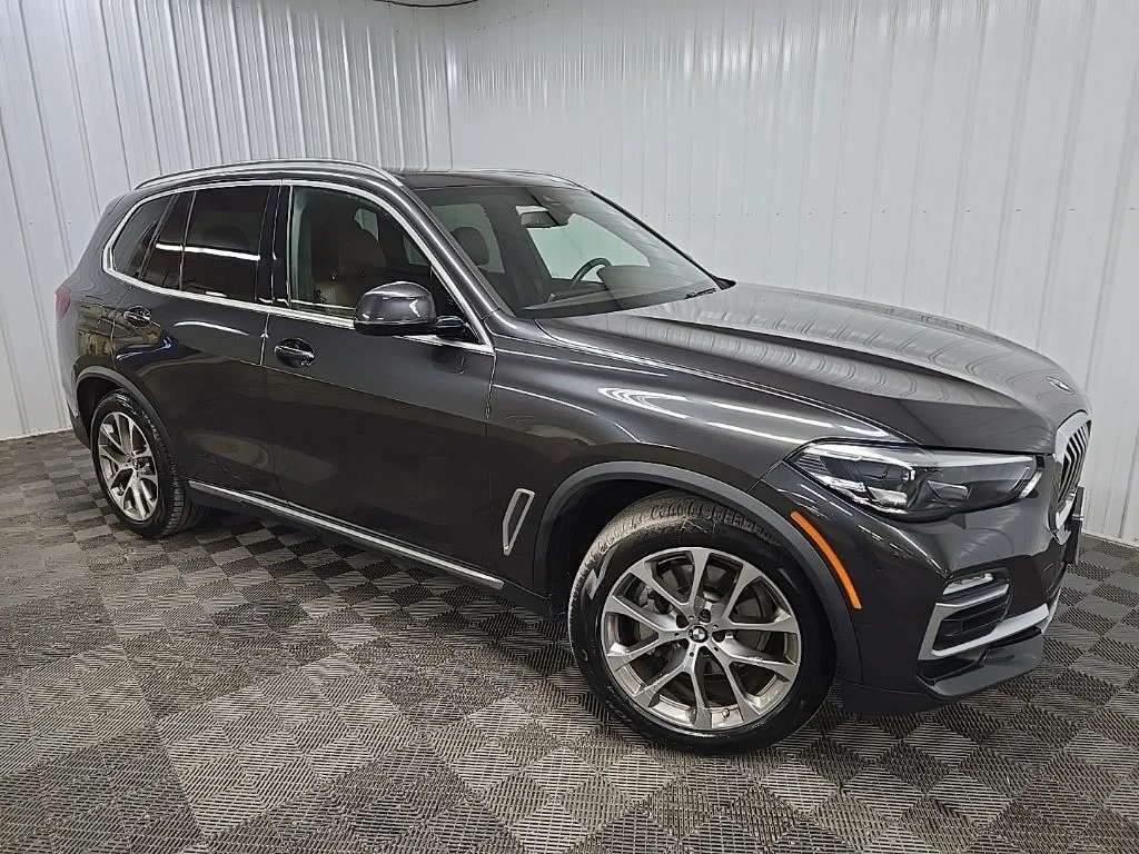 Used 2021 Gray BMW xDrive40i image 7