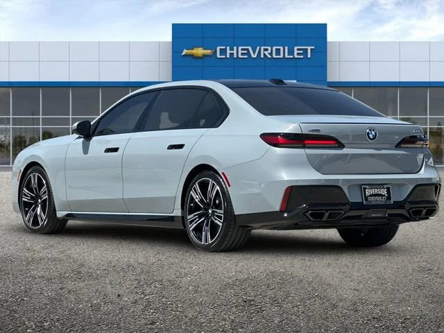 2025 BMW 7 Series 760i - Photo 6