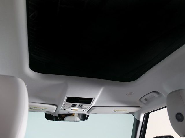 Used 2025 Blue Land Rover S image 23