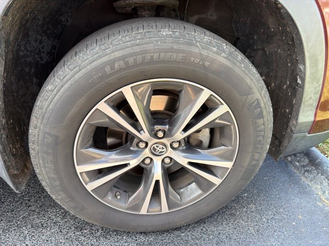 Used 2017 Red Toyota LE Plus image 21