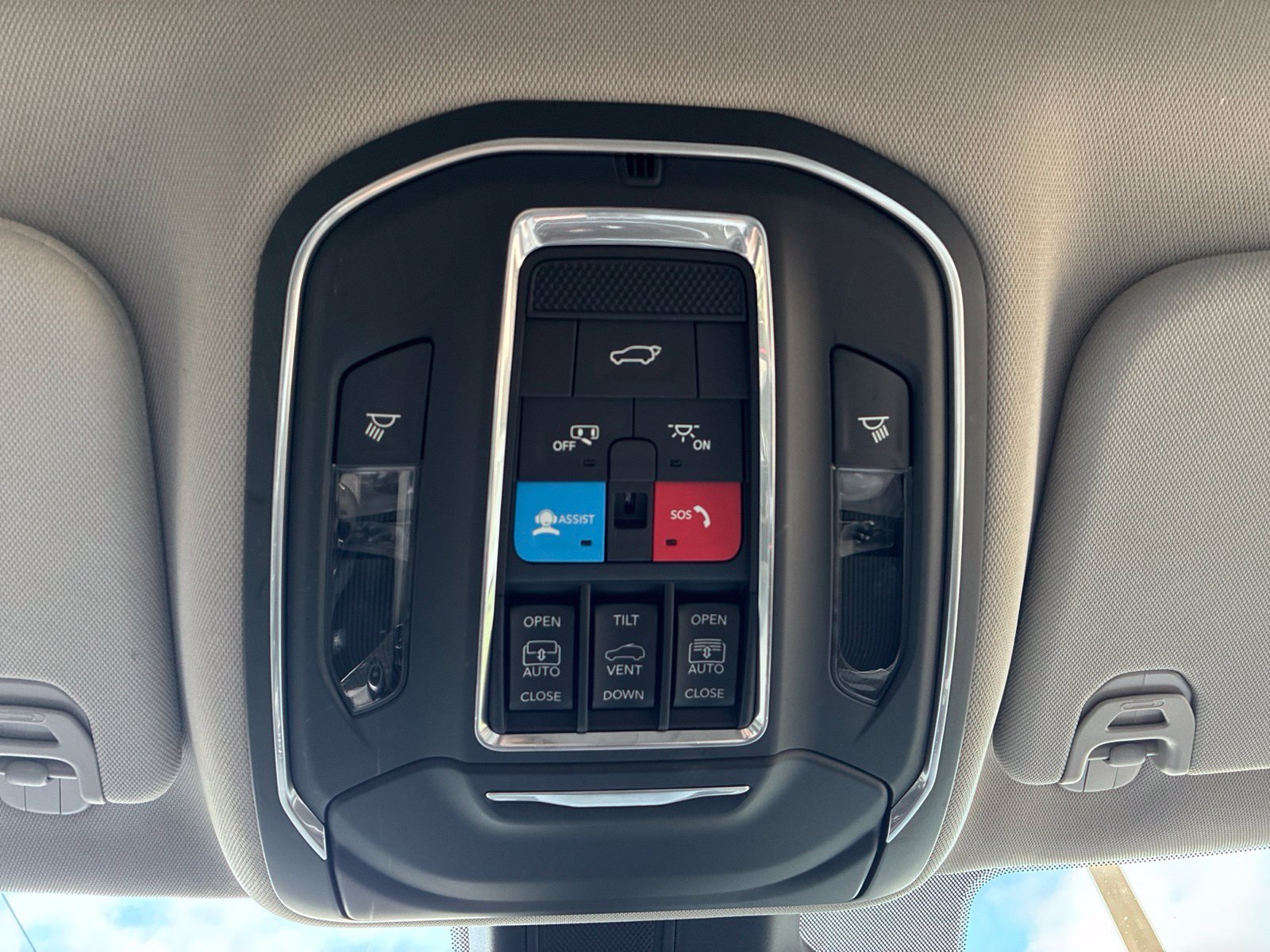 Used 2022 Silver Jeep Series II image 34