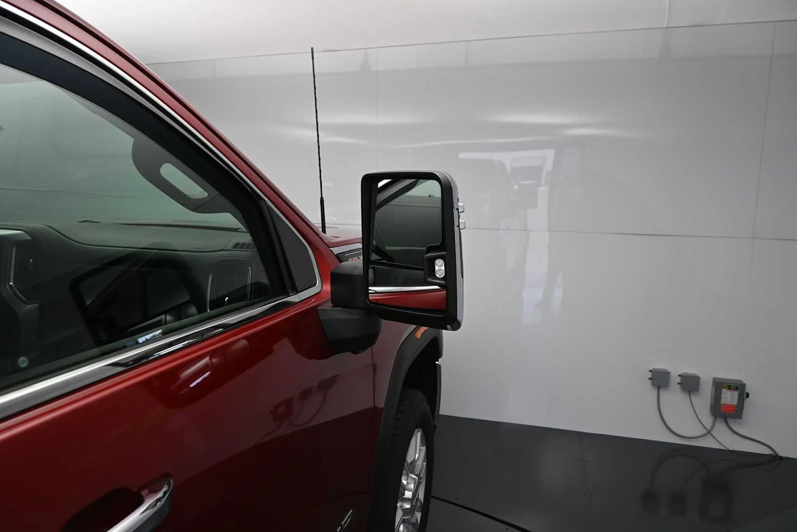 Used 2022 Cayenne Red Tintcoat GMC SLT image 10